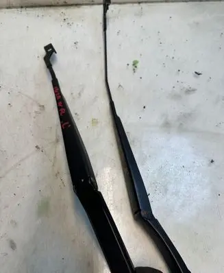 Seat Ibiza IV (6J,6P) Front wiper blade arm