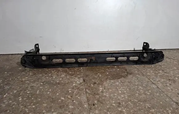 Volvo V60 Radiator mount bracket 31368100