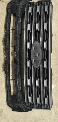 Ford Explorer V Front bumper upper radiator grill FB538150ABW