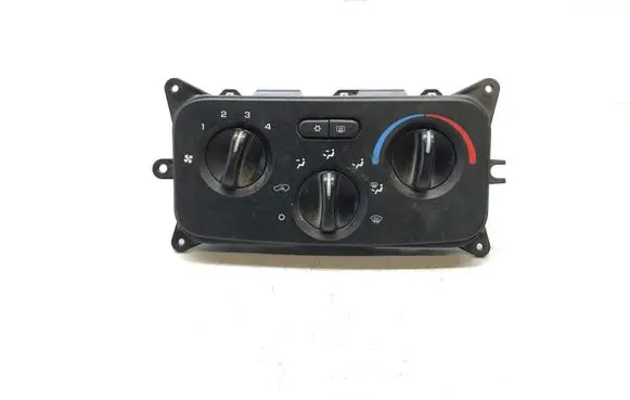 Jeep Cherokee Climate control unit P55037533AE K4694