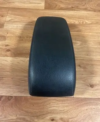 Ford Mondeo Mk III Armrest 1S7XF060A76 0304