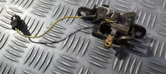 Mazda 626 Tailgate/trunk/boot lock/catch/latch
