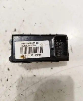 Hyundai i40 Electric window control switch 935803Z050
