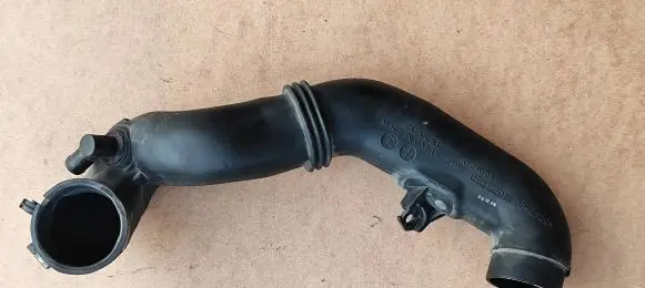 Subaru Impreza III Air intake hose/pipe A12AG05