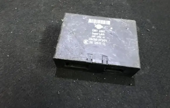 Nissan Primera Other control units/modules 284502f901 05051112