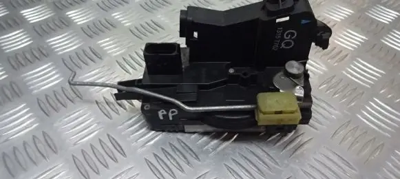 Opel Signum Front door lock 13157762GQ