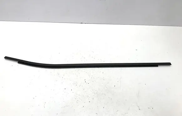 Renault Scenic E-Tech V Rear door windshield rail 828329530R