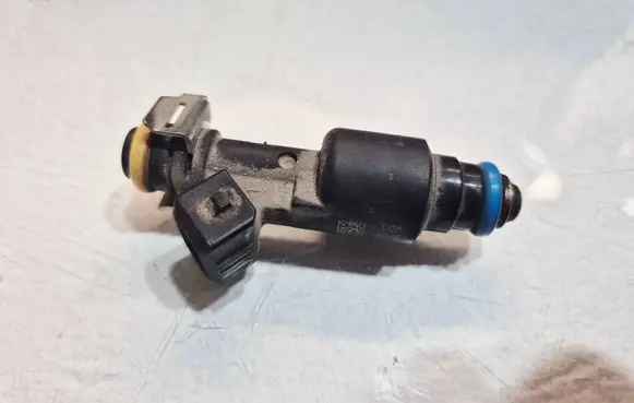 Opel Combo C Fuel injector 55564020 R000079