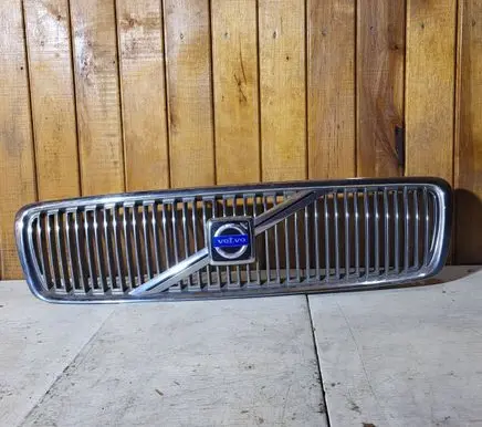 Volvo V70 Front grill 8659875