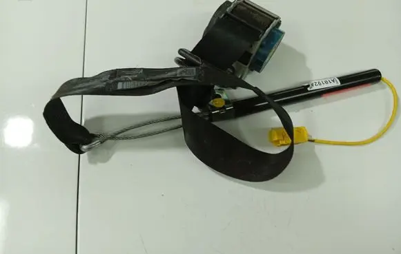 Volkswagen PASSAT B6 Rear seatbelt 3C9857806F