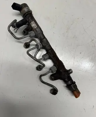 Volkswagen Tiguan Fuel main line pipe 057130764AB 0281006075 37899697