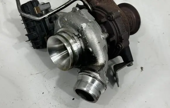 BMW 4 F32 F33 Turbo 8570082 8570083