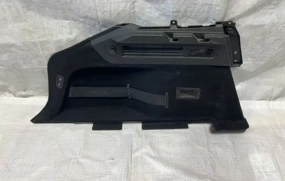 Maserati Levante Tailgate/trunk side cover trim 