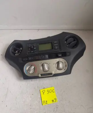 Toyota Yaris Central console control unit 861100D040