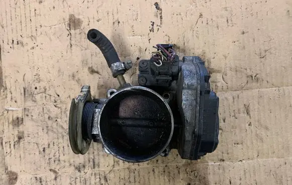 Audi A6 S6 C5 4B Throttle valve 078133063AK