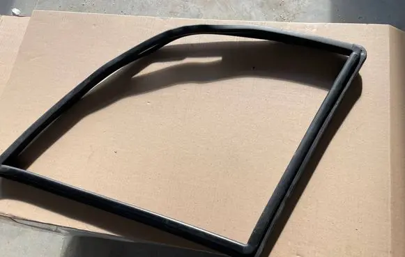 Iveco Daily 6th gen Rubber seal front door window/glass 5801901050