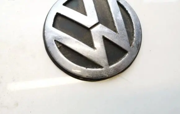 Volkswagen Polo Manufacturer badge logo/emblem 1j6853630a