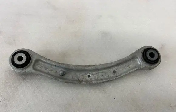 Rear control arm