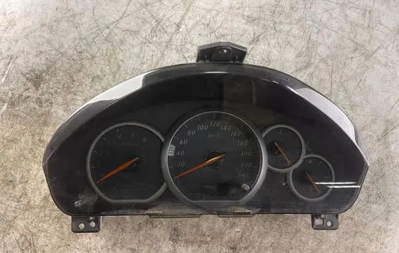 Mitsubishi Grandis Speedometer (instrument cluster) 8100a923