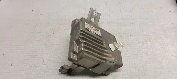 Toyota Corolla E120 E130 Power steering control unit/module 8965002150