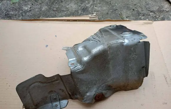 Skoda Fabia Mk2 (5J) Exhaust heat shield 03D253035F