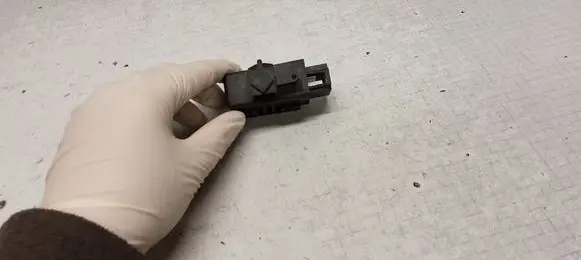 Volkswagen Caddy Seat heating relay 1K0959772