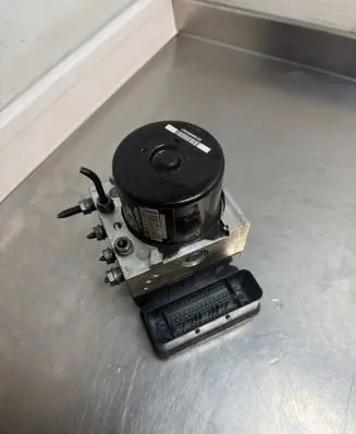 Volkswagen Jetta VI ABS Pump 1K0907379AR 10096103703 10062232311