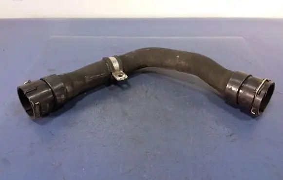Mercedes-Benz B W246 W242 Engine coolant pipe/hose