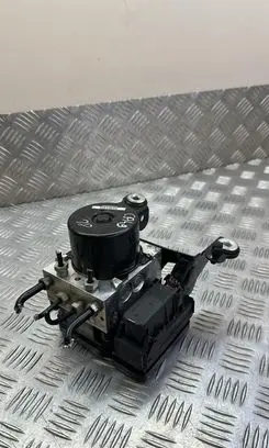 Volvo XC60 ABS Pump P31329139