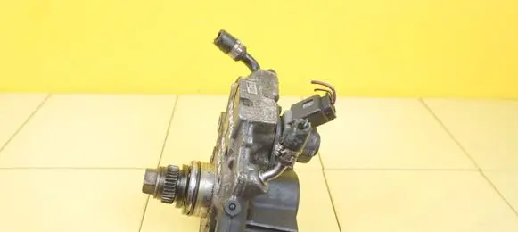 Mercedes-Benz E W212 Fuel injection high pressure pump A6510700801 651924