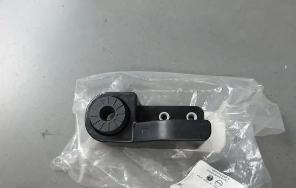 Opel Astra K Radiator mount bracket 13466590