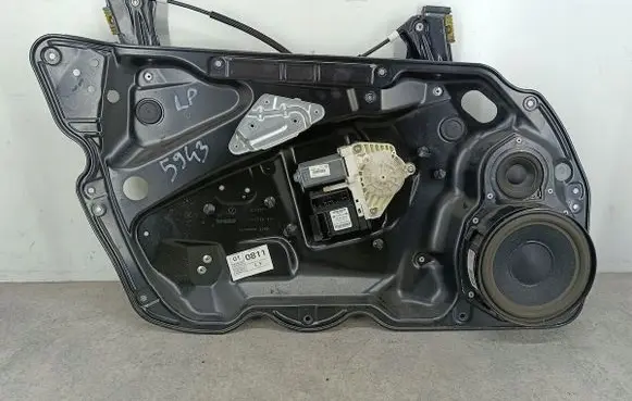 Volkswagen PASSAT B6 Front door window regulator with motor 