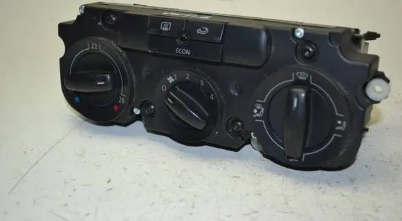 Volkswagen Touran I Climate control unit 