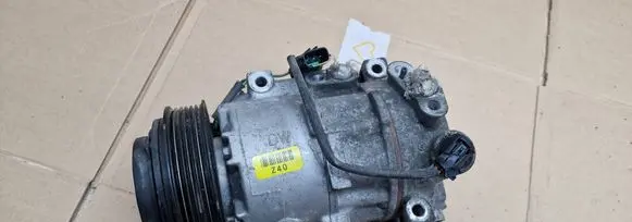 KIA Stonic Air conditioning (A/C) compressor (pump) 1E39E17100