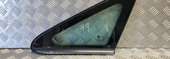 Opel Zafira B Front triangle window/glass 13123922