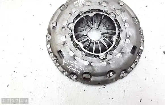 Skoda Octavia Mk3 (5E) Pressure plate 04L141025 04L141015E