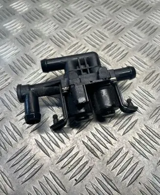 BMW 5 F10 F11 Coolant heater control valve 9119164