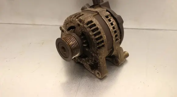 Volvo V50 Generator/alternator 1042103522