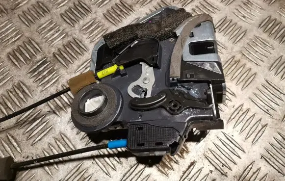 Lexus IS 220D-250-350 Rear door lock