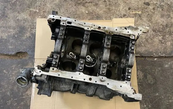 Mercedes-Benz ML W164 Engine block V65010060