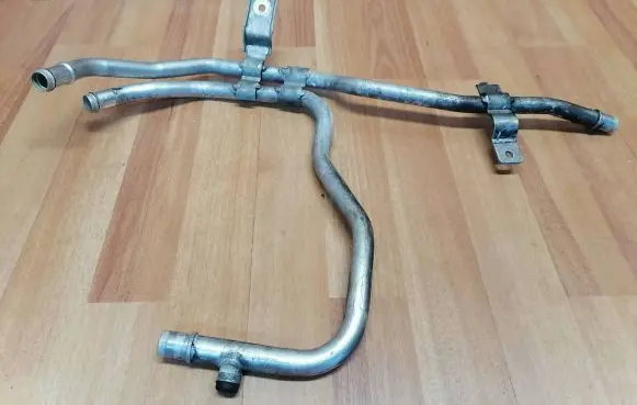 Jaguar XF X250 Engine coolant pipe/hose 9X2318C553AC C2Z11054