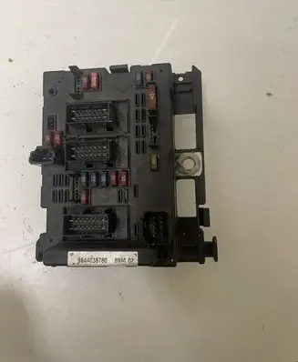 Peugeot 307 Fuse module 9644038780