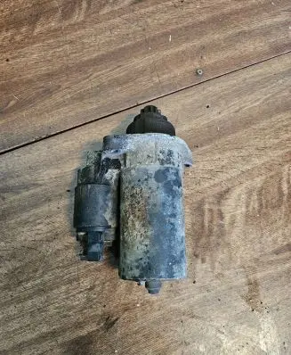 Volkswagen Golf IV Starter motor