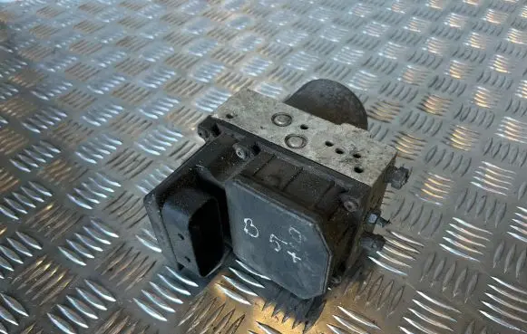 Volkswagen PASSAT B5 ABS Pump 285950055