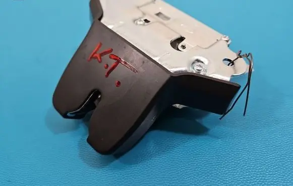 Hyundai Elantra VII Tailgate/trunk/boot lock/catch/latch 81230AA010 IMPRK1565991