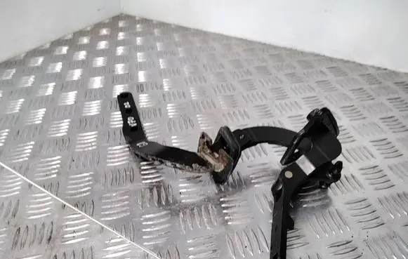 Volvo V70 Tailgate/trunk/boot hinge 8643158 66706RR