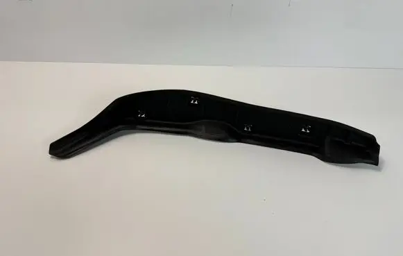 BMW i4 Fender end trim 7946060
