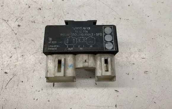 Volvo S70 V70 V70 XC Coolant fan relay 9442934 899251000