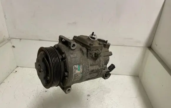 Volkswagen PASSAT B6 Air conditioning (A/C) compressor (pump) 1K0820803S R134A8680P 05698086B4