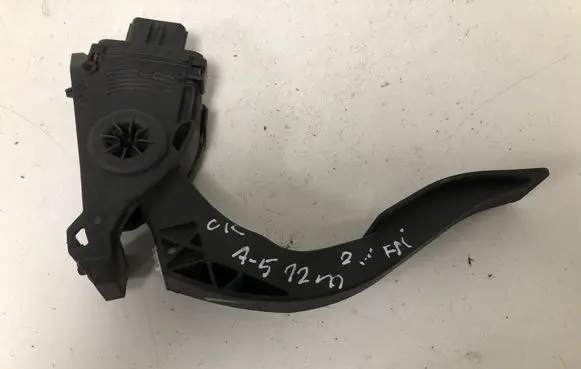 Audi A5 8T 8F Accelerator throttle pedal 8K1723523A